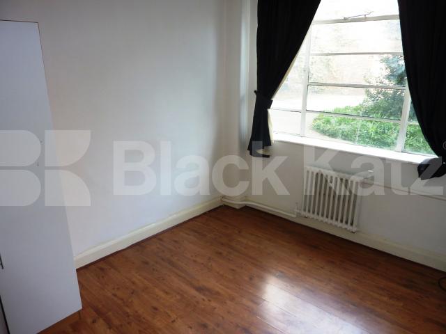 			BY REGENTS CANAL!, 2 Bedroom, 1 bath, 1 reception Flat			 Highstone Mansions Camden Road, CAMDEN